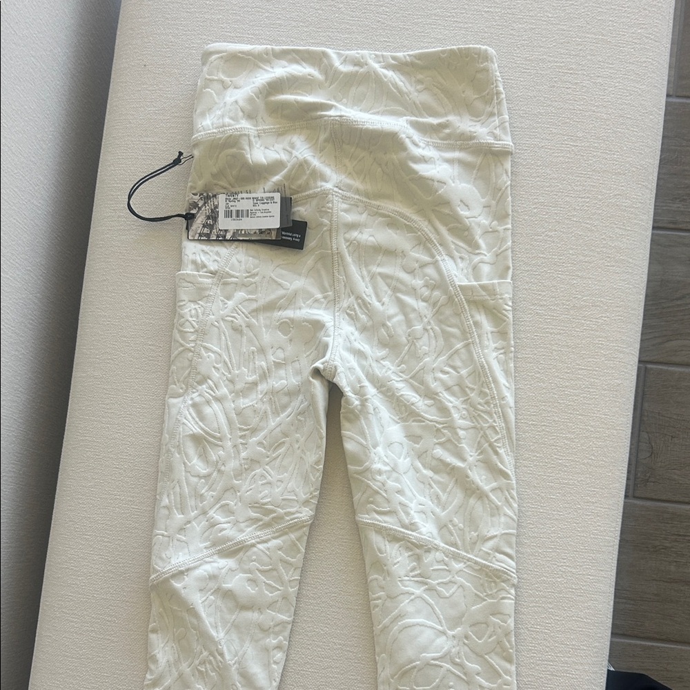 Twenty Montreal Cream Patterned high waisted Leggings - Picture 5 of 5